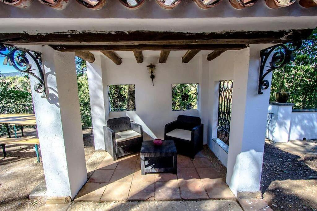 Les Canyes Cottage, Private Villa Resort Piera Δωμάτιο φωτογραφία